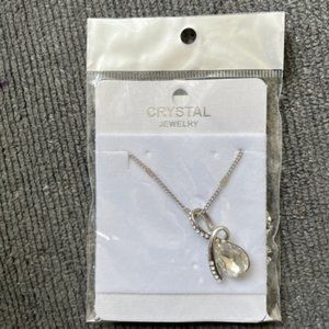 Crystal Jewelry White Pendant Necklace - Brand New